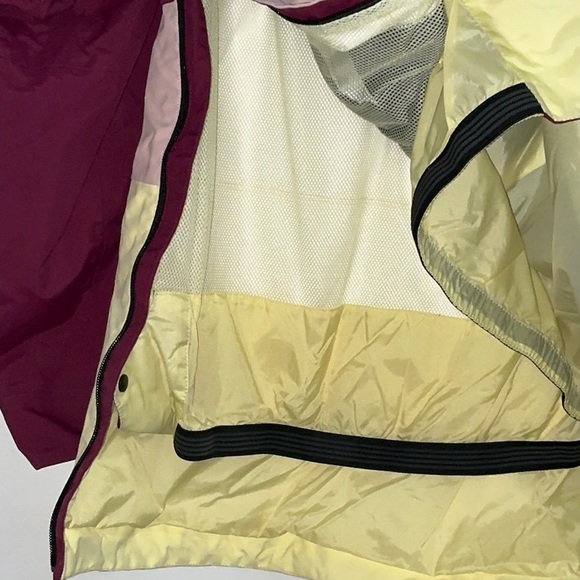 The North Face Maroon and Light Yellow Jacket - Picture 4 of 16